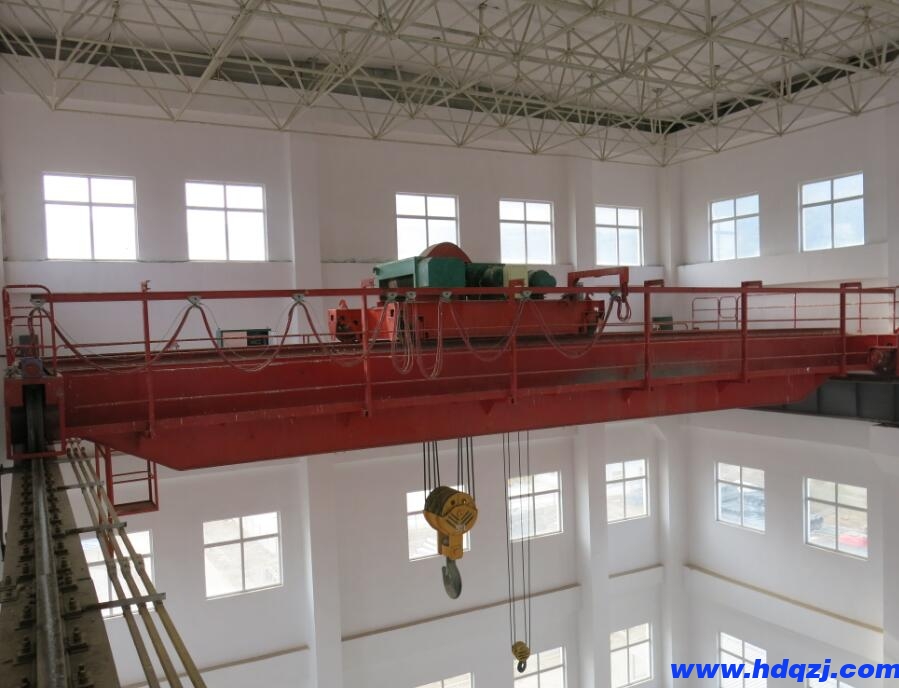 雙梁橋式起重機的構造及傳動原理 雙梁橋式起重機的構造及傳動原理